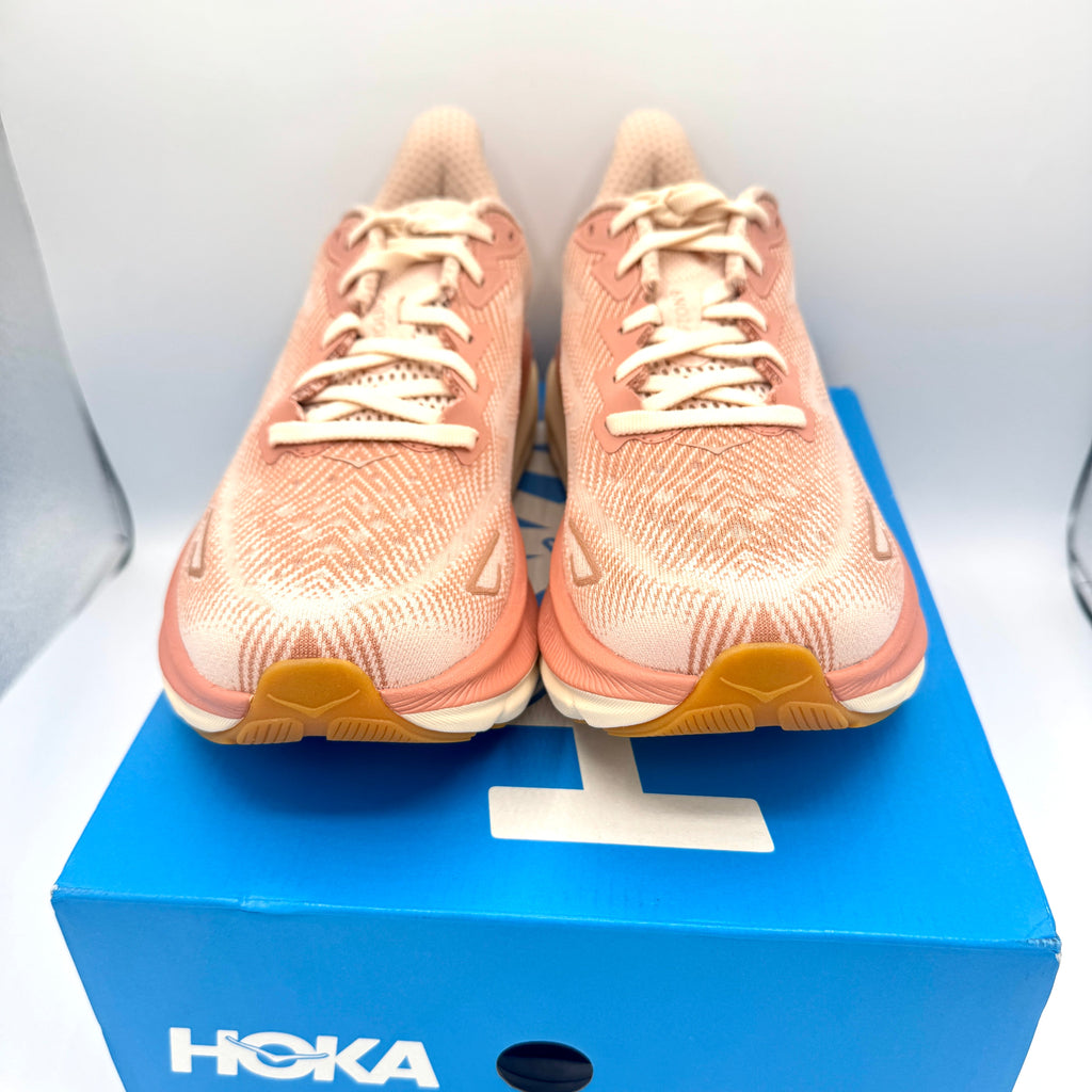 Hoka Clifton 9 Women’s Running Shoes in Sandstone / Cream