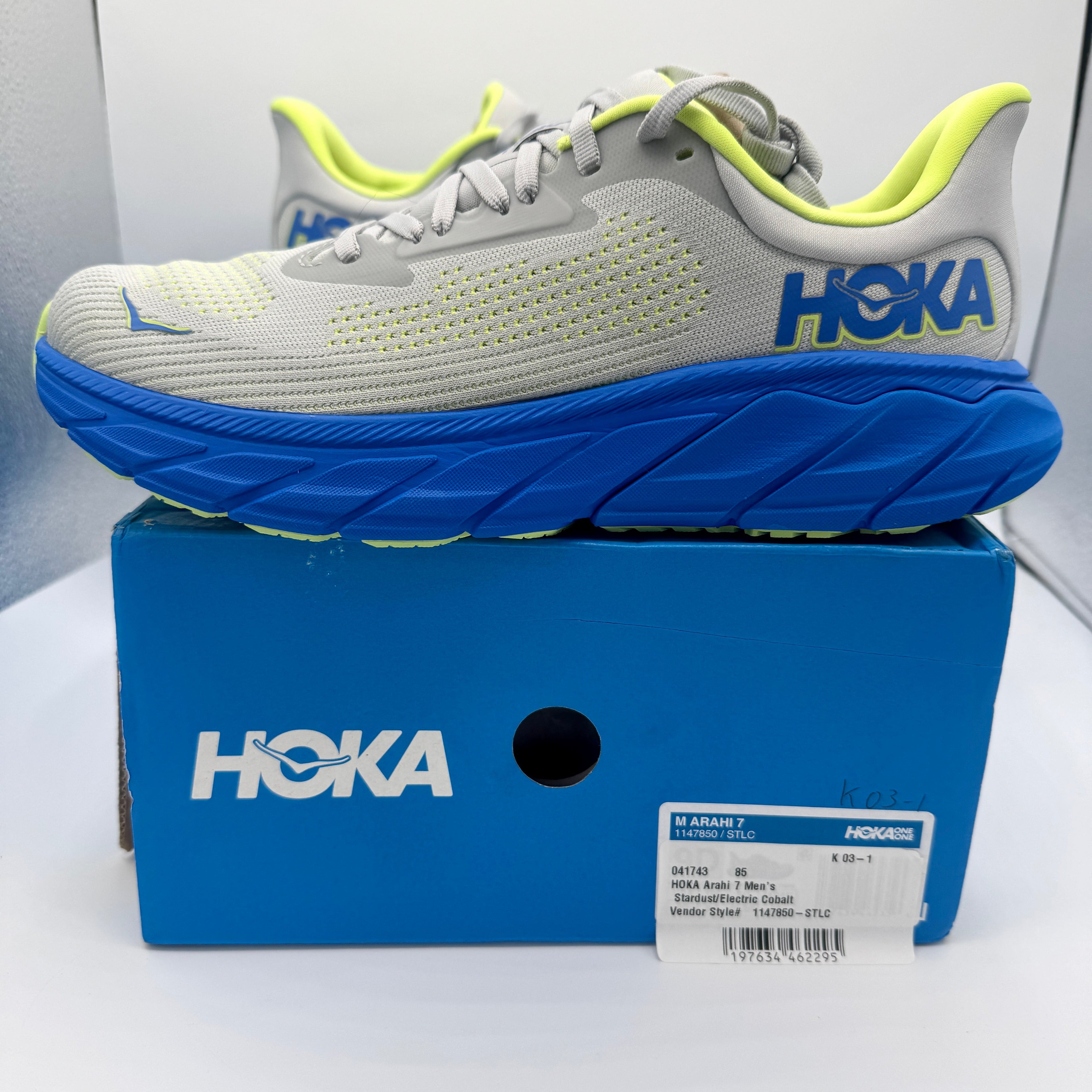 Hoka Arahi 7 Men’s Running Shoes in Stardust Electric Cobalt