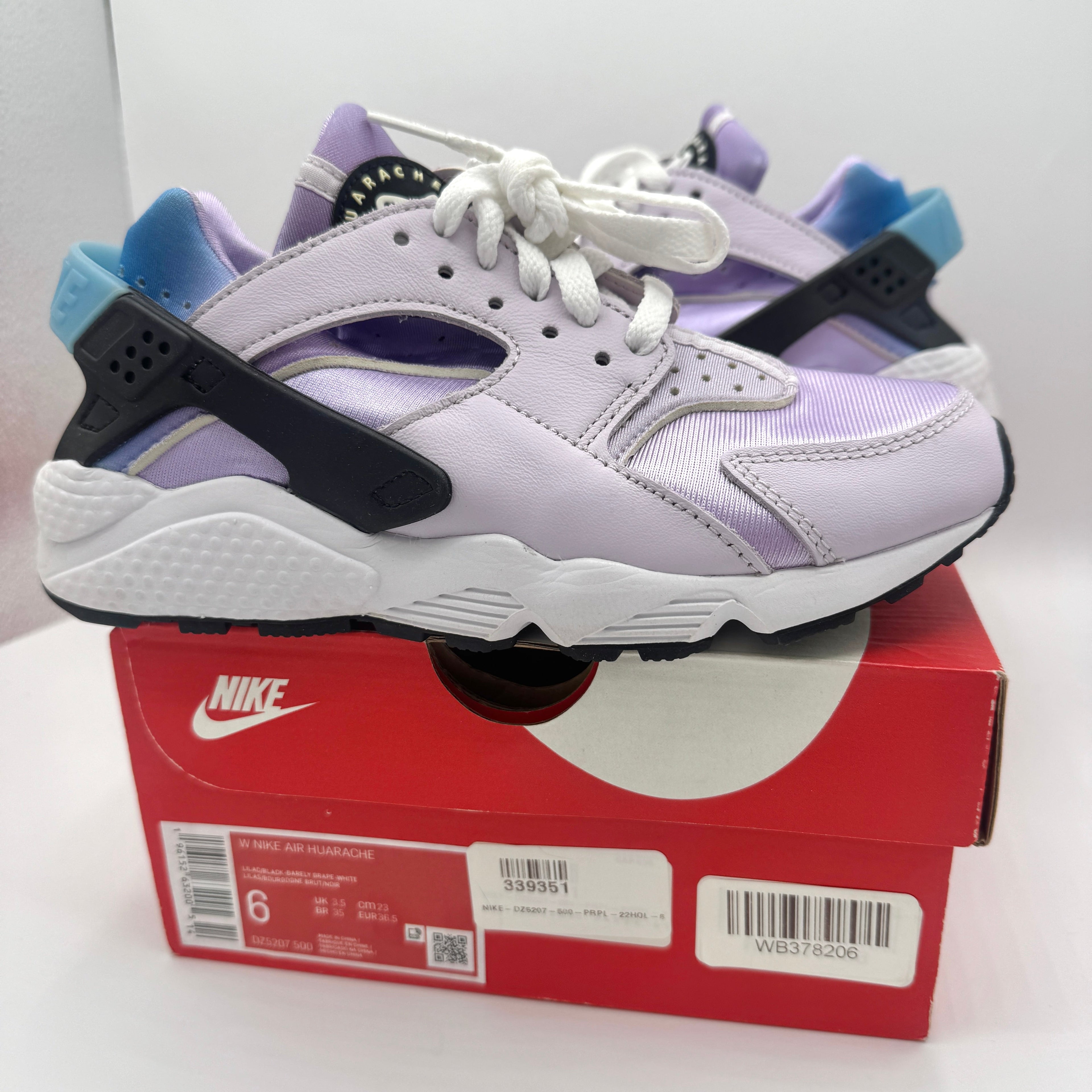 Nike Hurache Women’s Sneakers in Lilac Purple / Black / Barely Grape / White