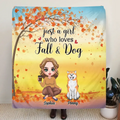 Personalized Dog Mom Fleece Throw Blanket/Quilt - Up to 4 Dogs - Gift Idea for Dog Lovers/Autumn Gift - Just A Girl Who Loves Fall & Dogs