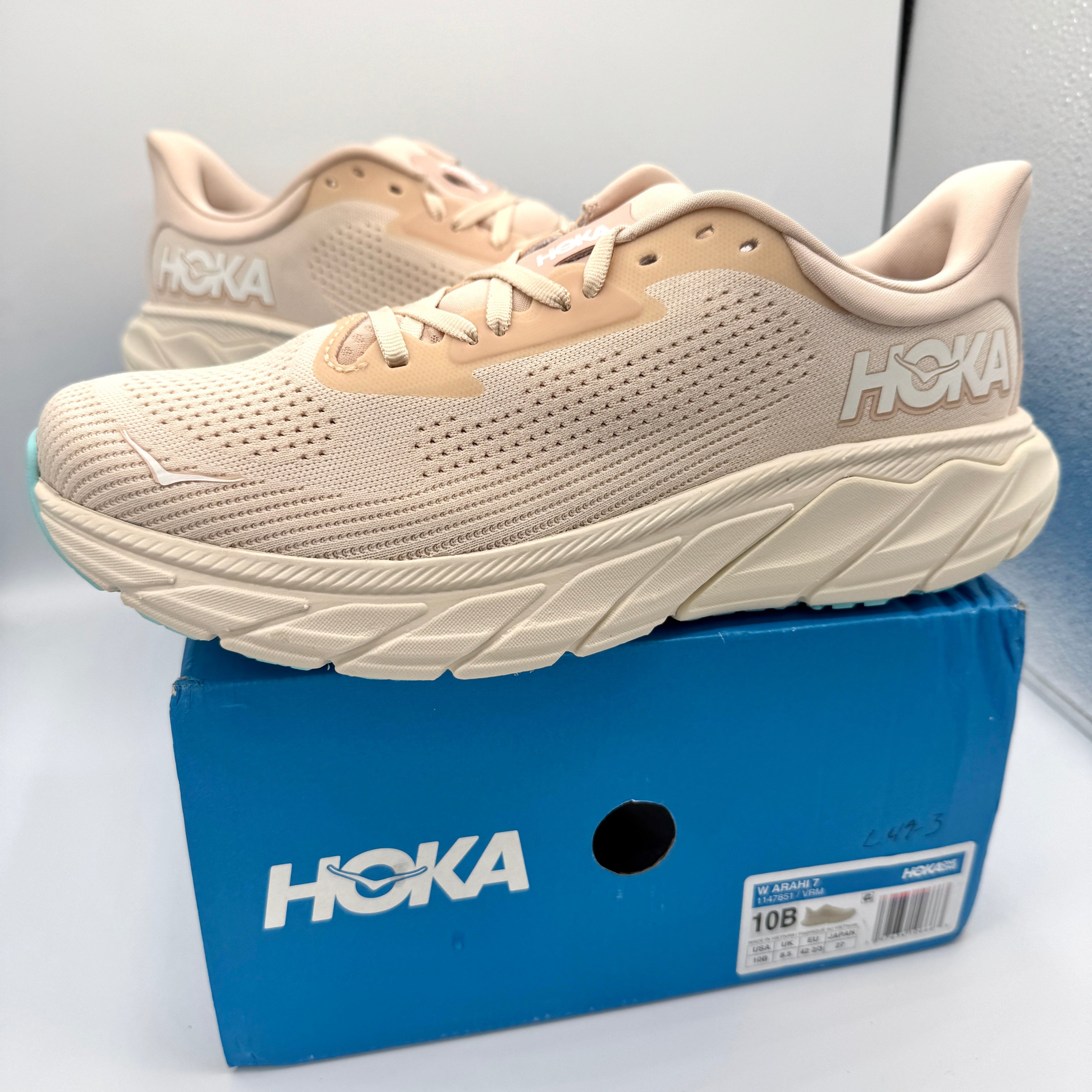 Hoka Arahi 7 Women’s Running Shoes in Vanilla Cream VRM