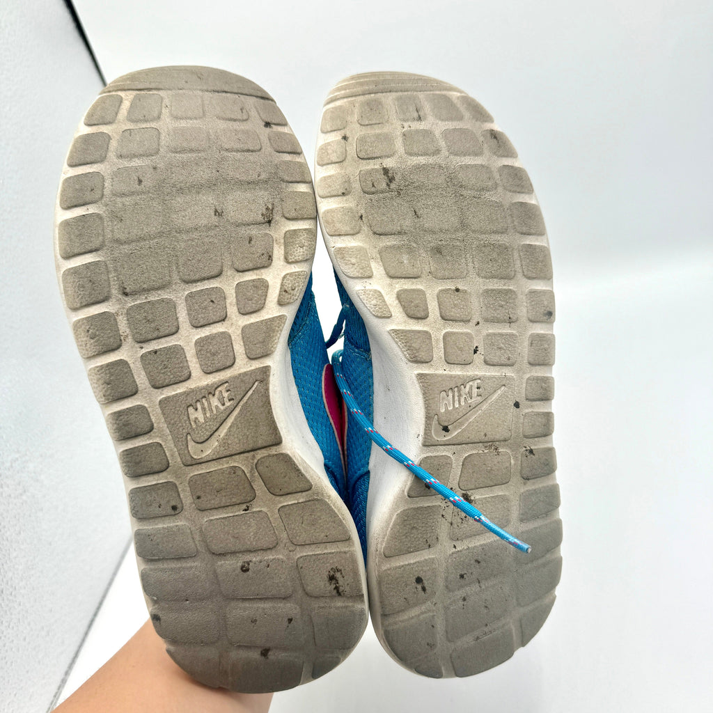 Nike Blue and Pink Roshe Athletic Shoes Kids’ Pre-Owned Used Condition