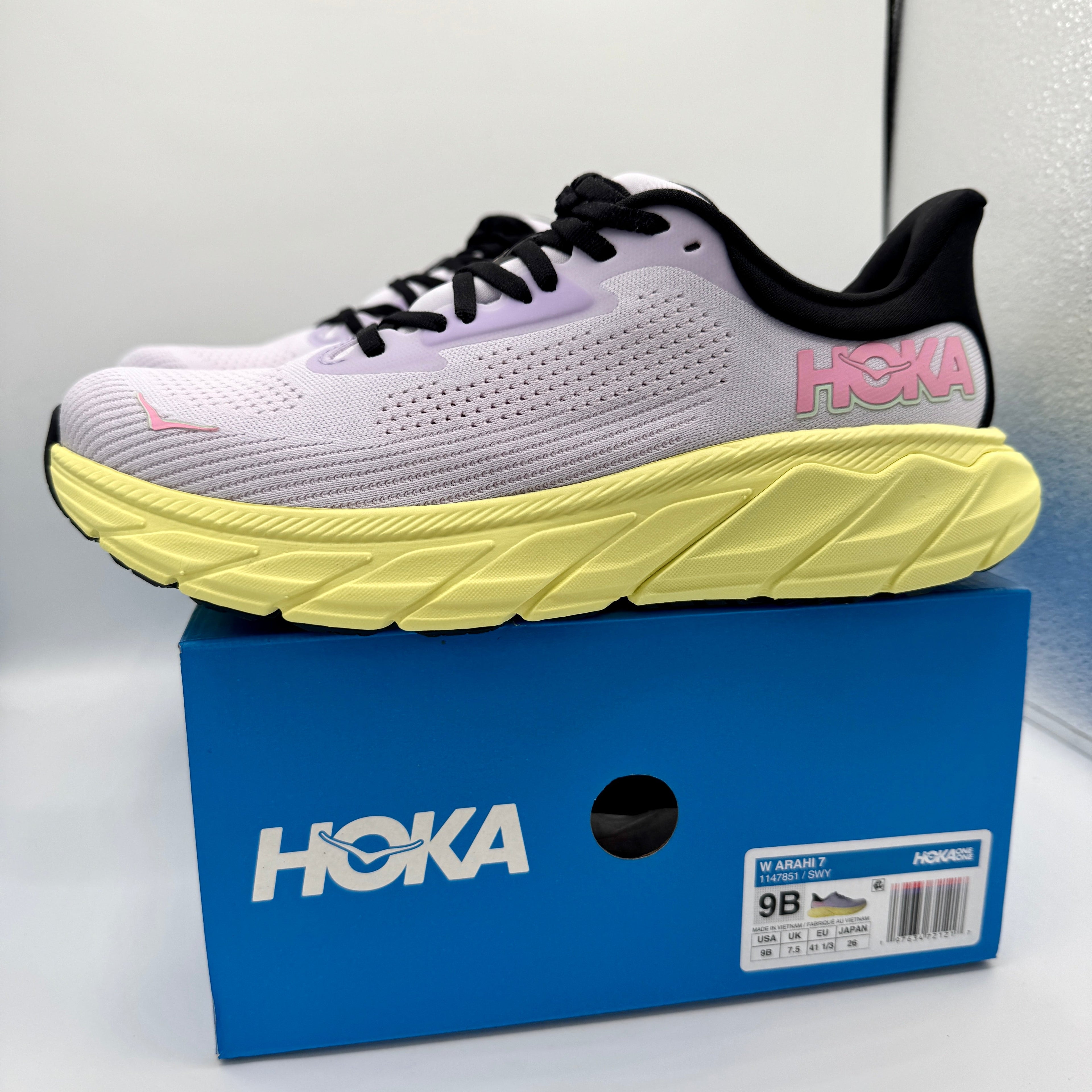 Hoka Arahi 7 Women’s Running Shoes in Starlight Glow / Yuzu