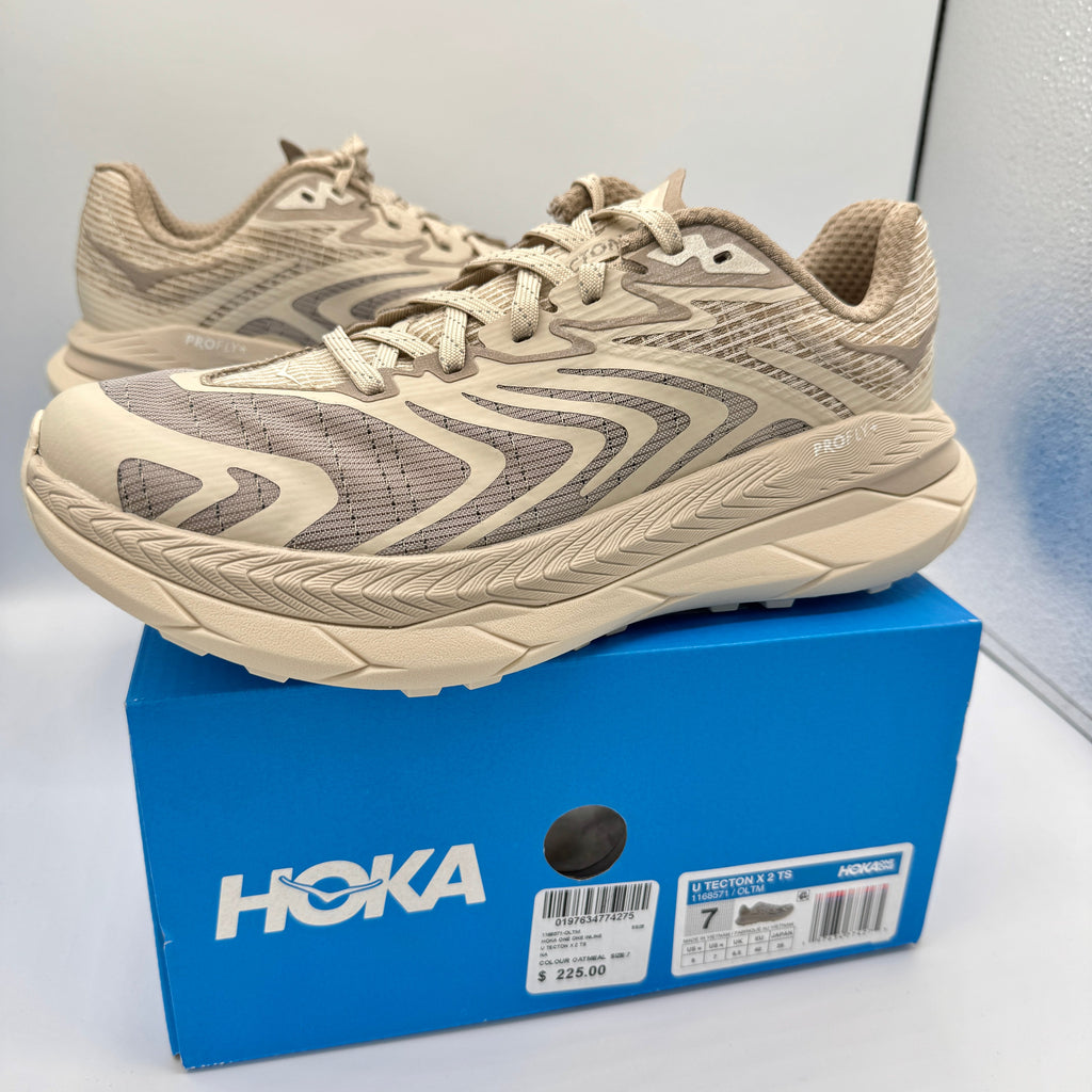 Hoka Stealth Tech Tecton X 2 Sneaker in Oatmeal /Oatmilk U Unisex