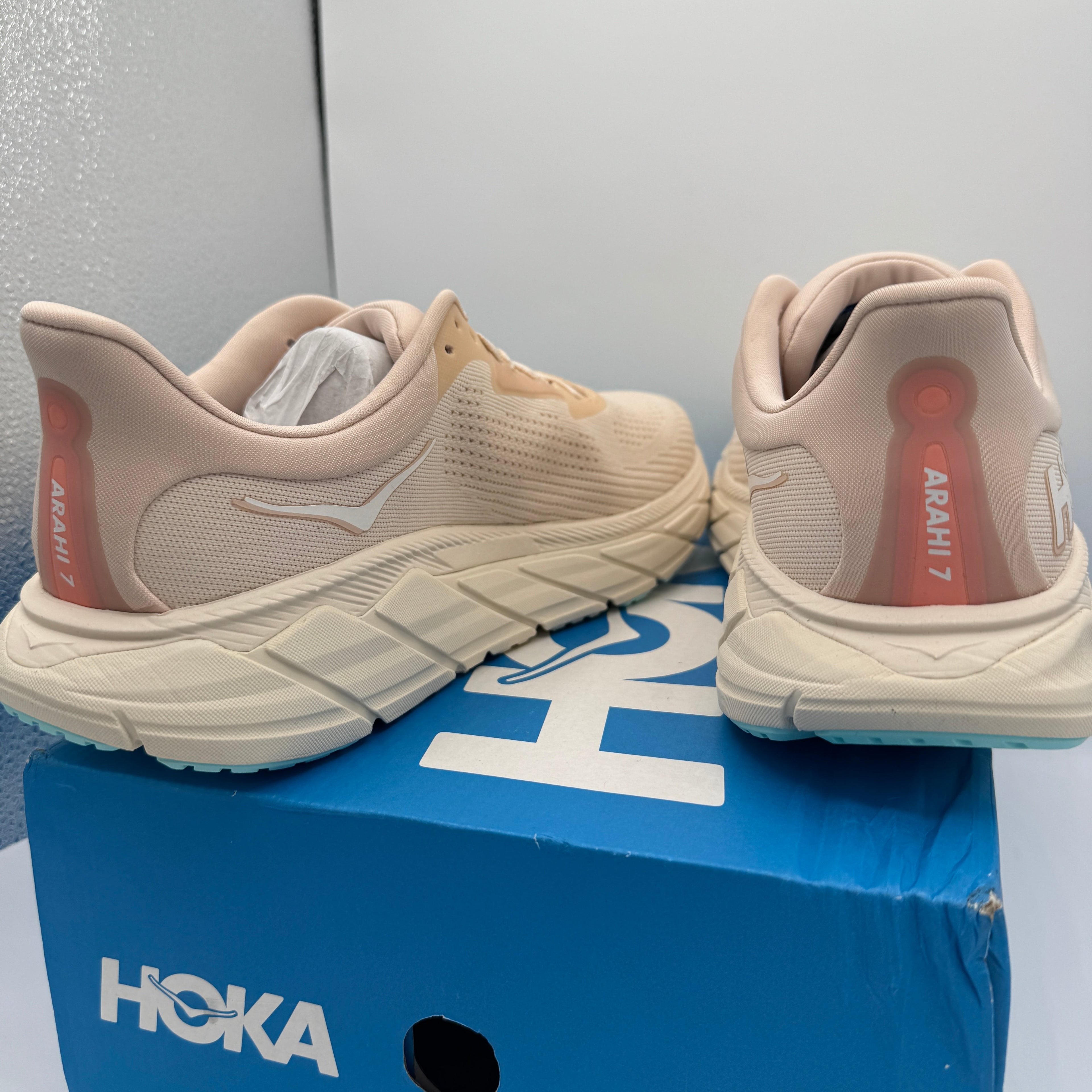 Hoka Arahi 7 Women’s Running Shoes in Vanilla Cream VRM