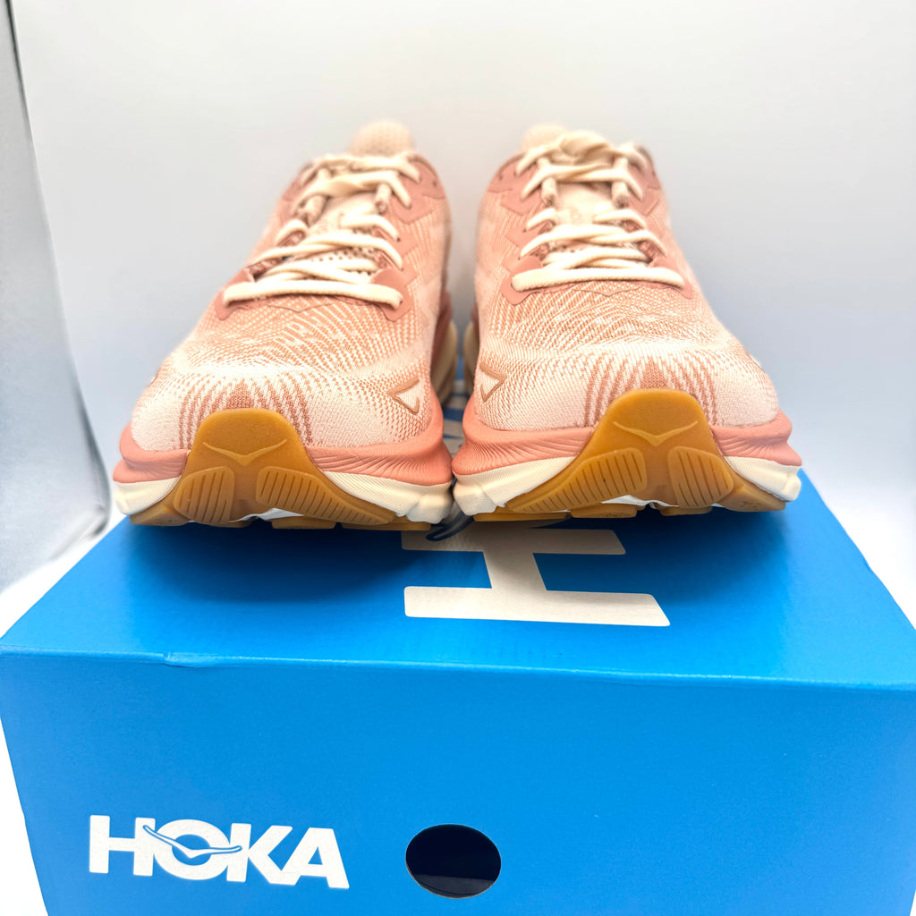 Hoka Clifton 9 Women’s Running Shoes in Sandstone / Cream