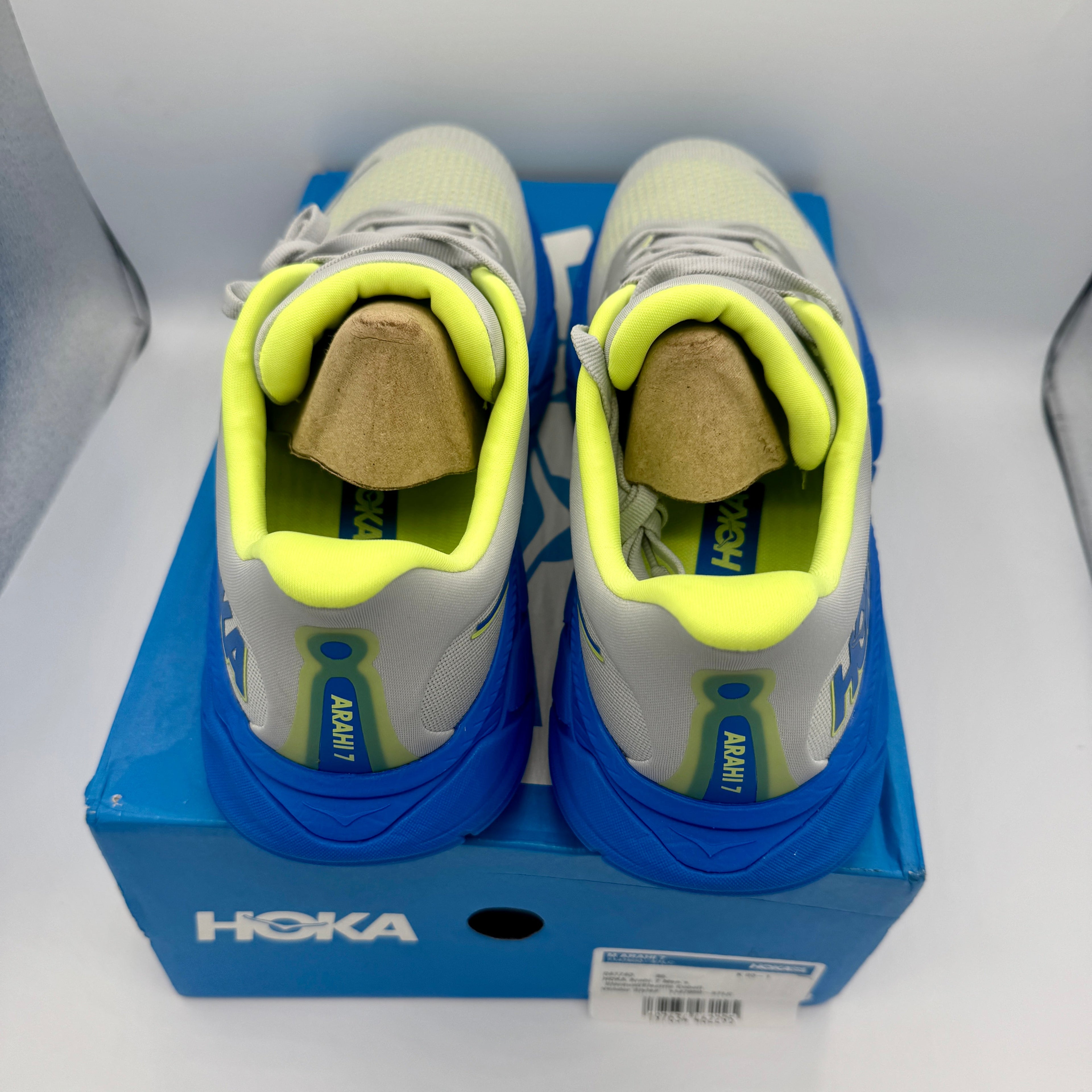 Hoka Arahi 7 Men’s Running Shoes in Stardust Electric Cobalt