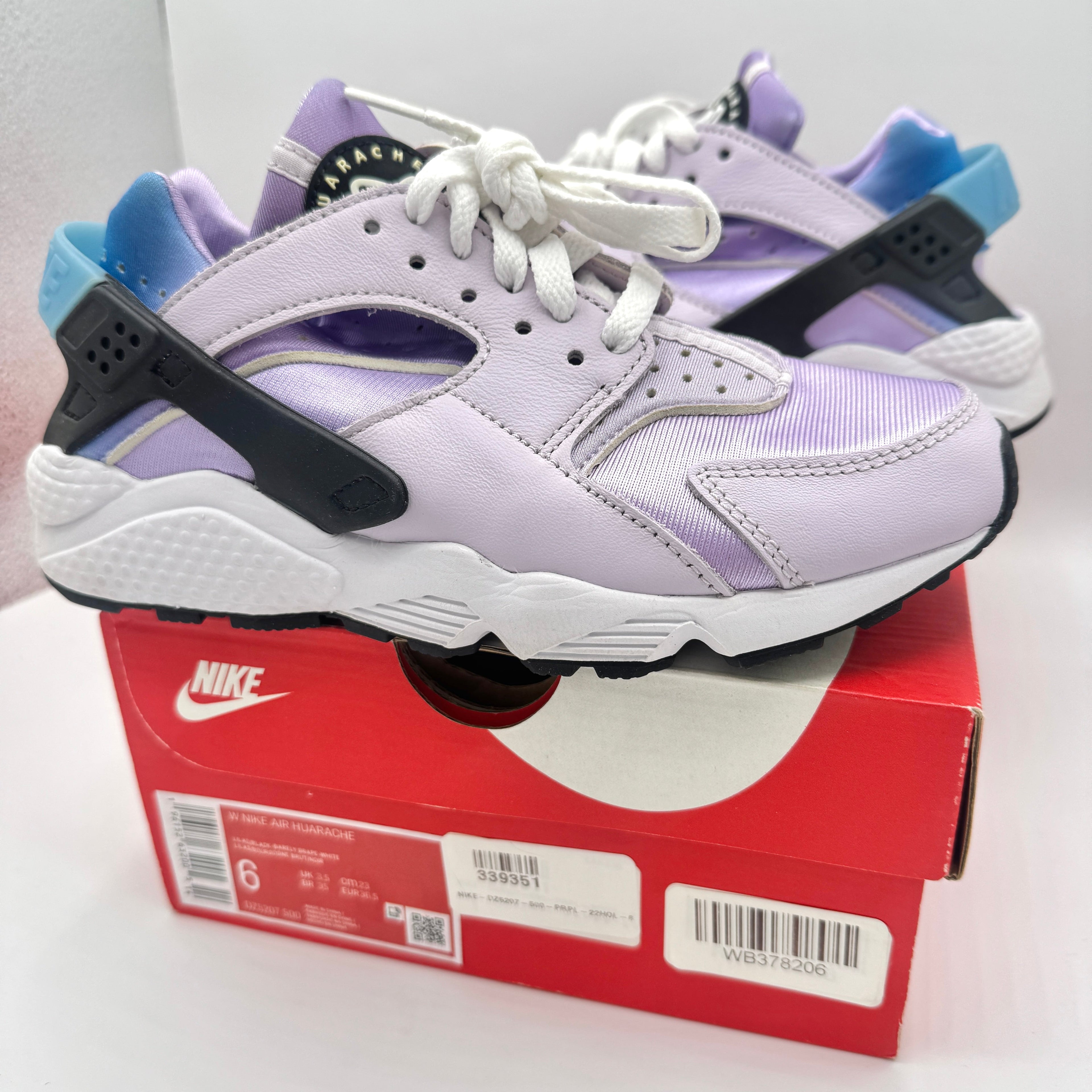 Nike Hurache Women’s Sneakers in Lilac Purple / Black / Barely Grape / White