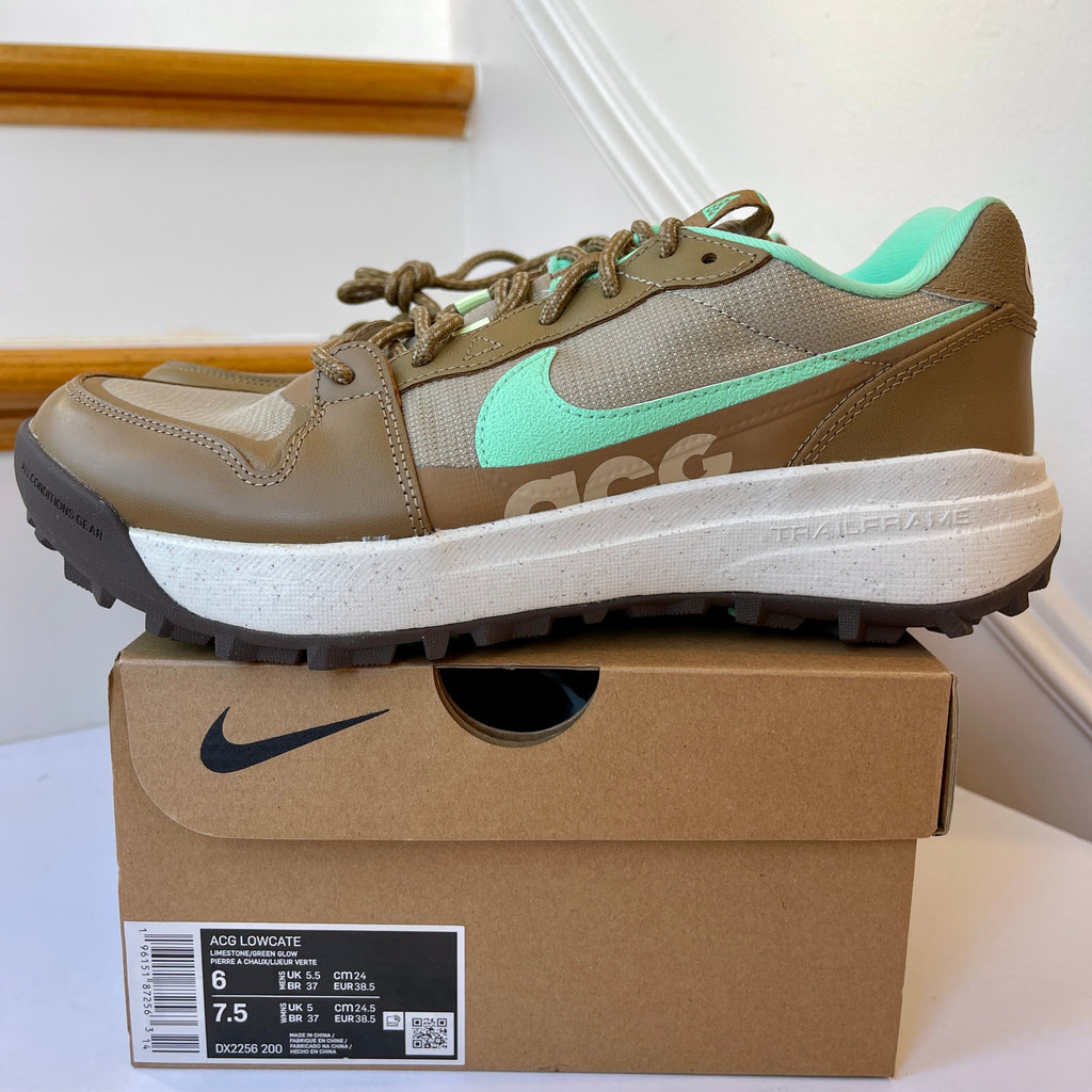 Nike ACG Lowcate Athletic Trail Shoes Unisex Green / Brown