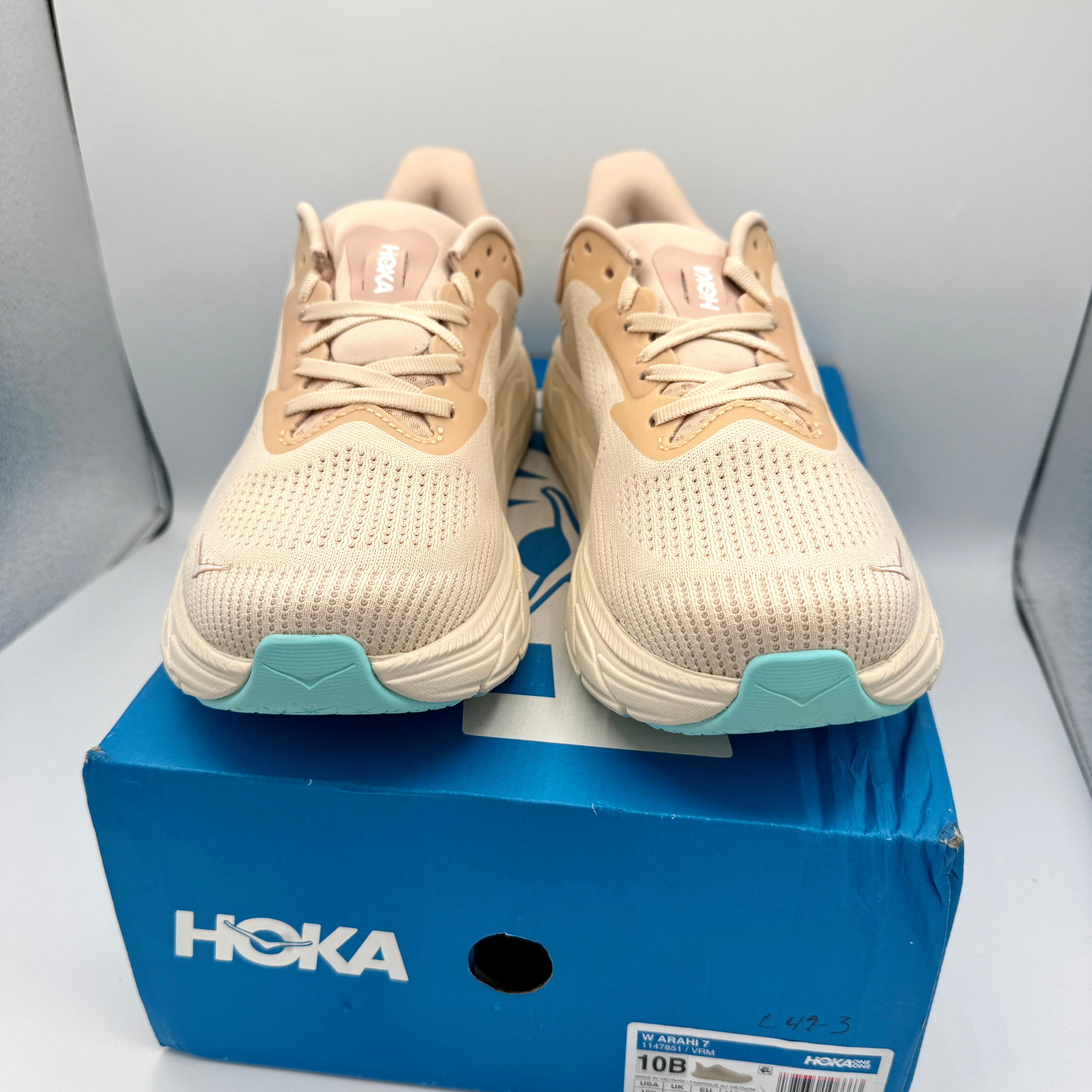 Hoka Arahi 7 Women’s Running Shoes in Vanilla Cream VRM