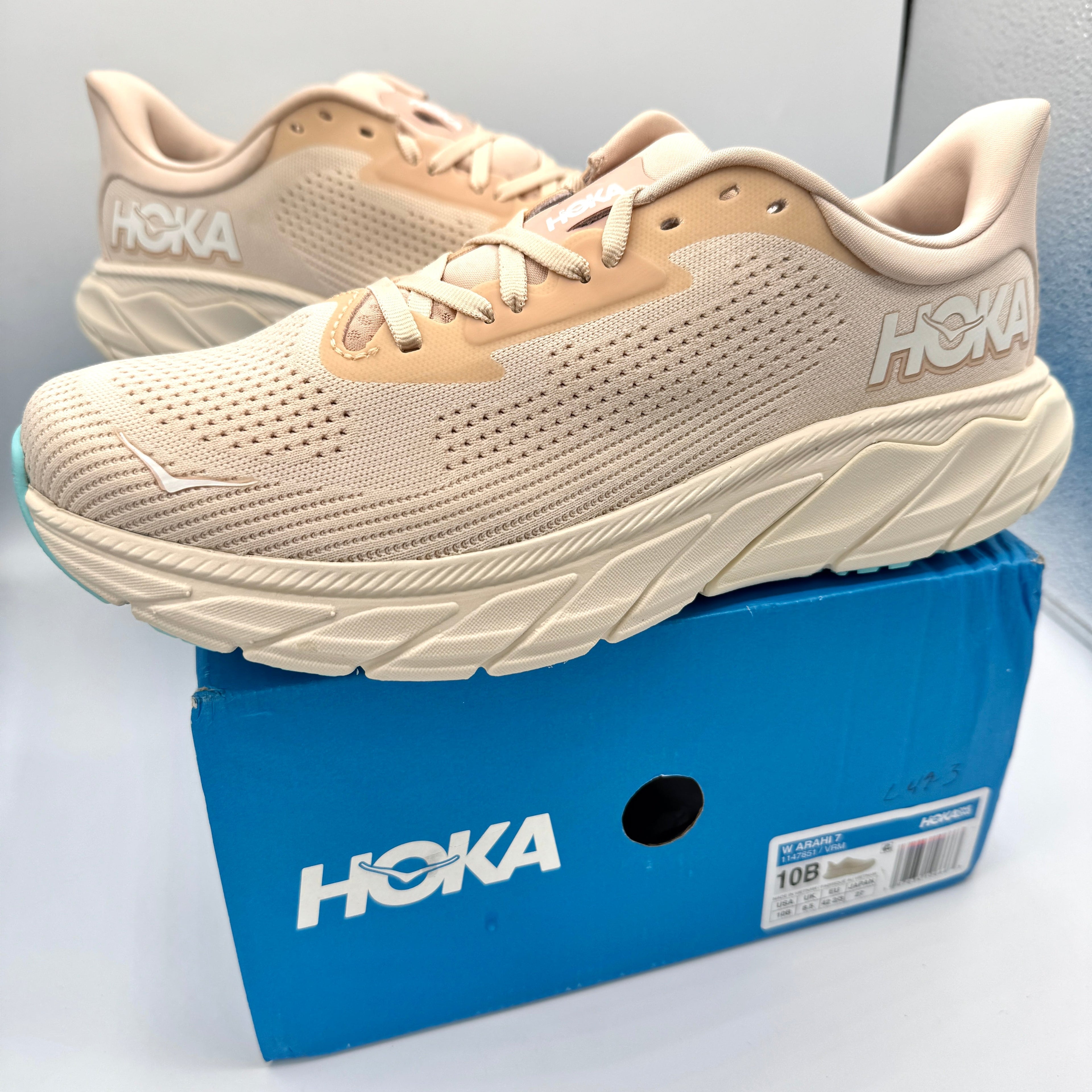 Hoka Arahi 7 Women’s Running Shoes in Vanilla Cream VRM
