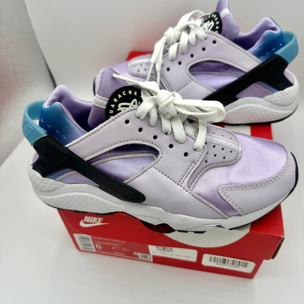 Nike Hurache Women’s Sneakers in Lilac Purple / Black / Barely Grape / White