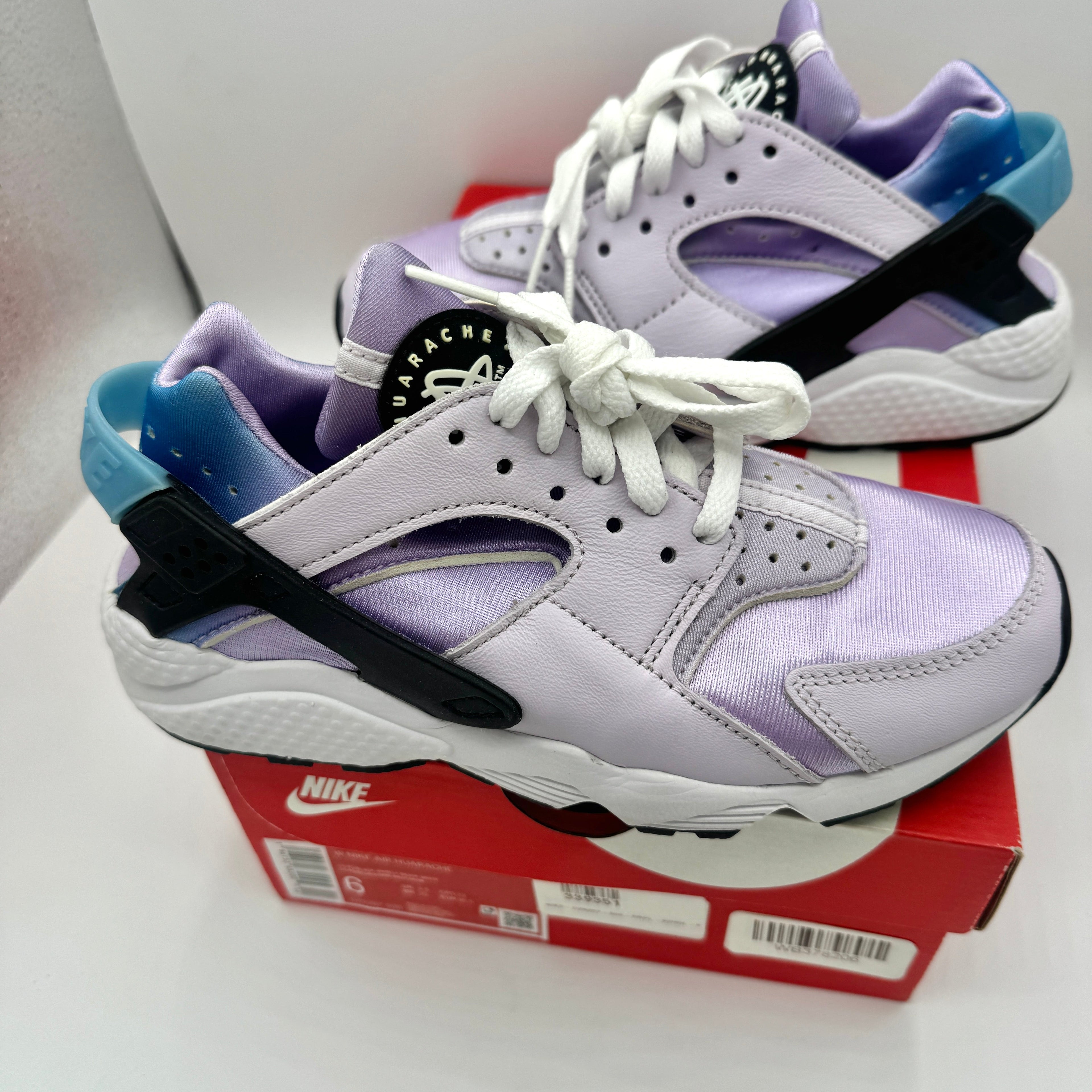 Nike Hurache Women’s Sneakers in Lilac Purple / Black / Barely Grape / White