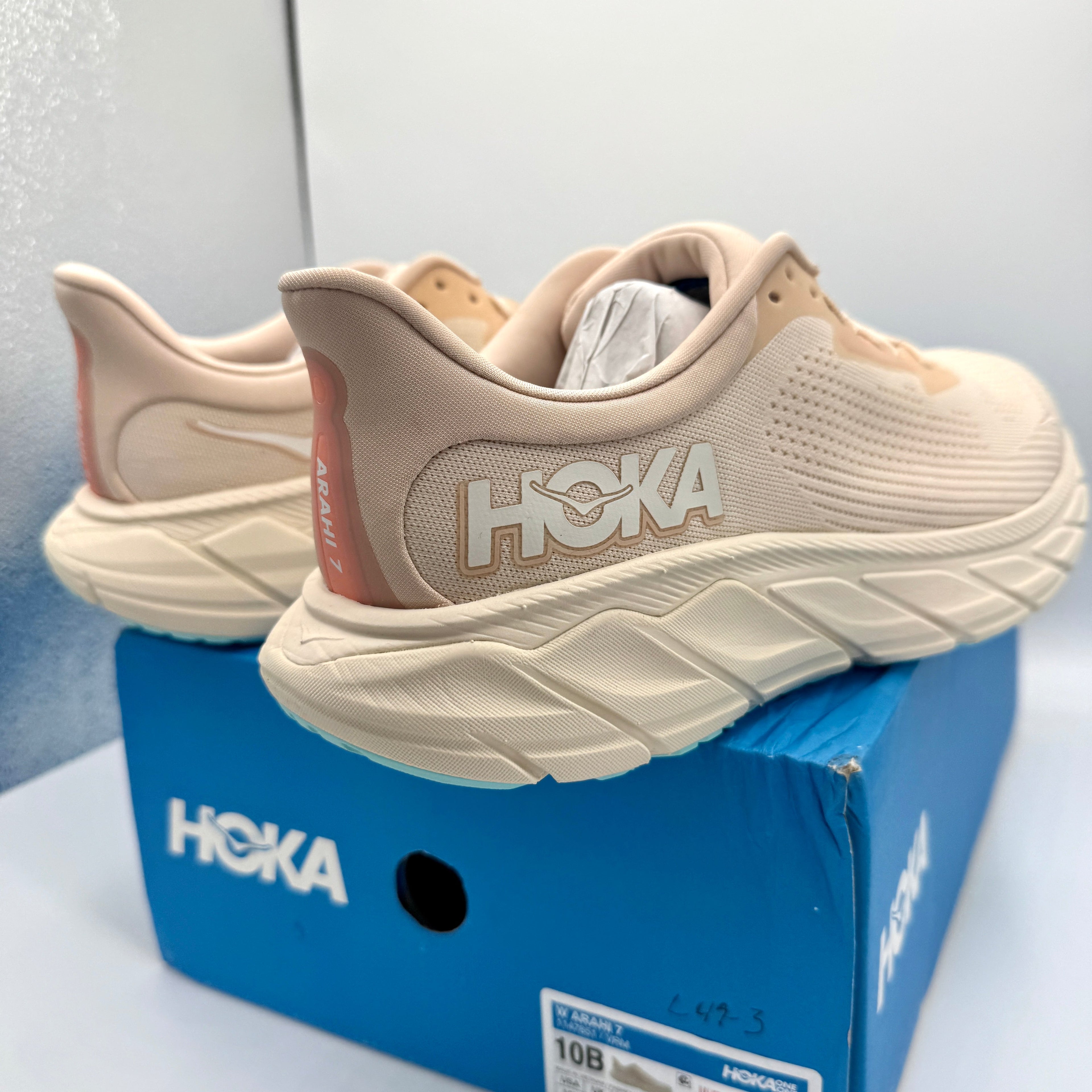 Hoka Arahi 7 Women’s Running Shoes in Vanilla Cream VRM