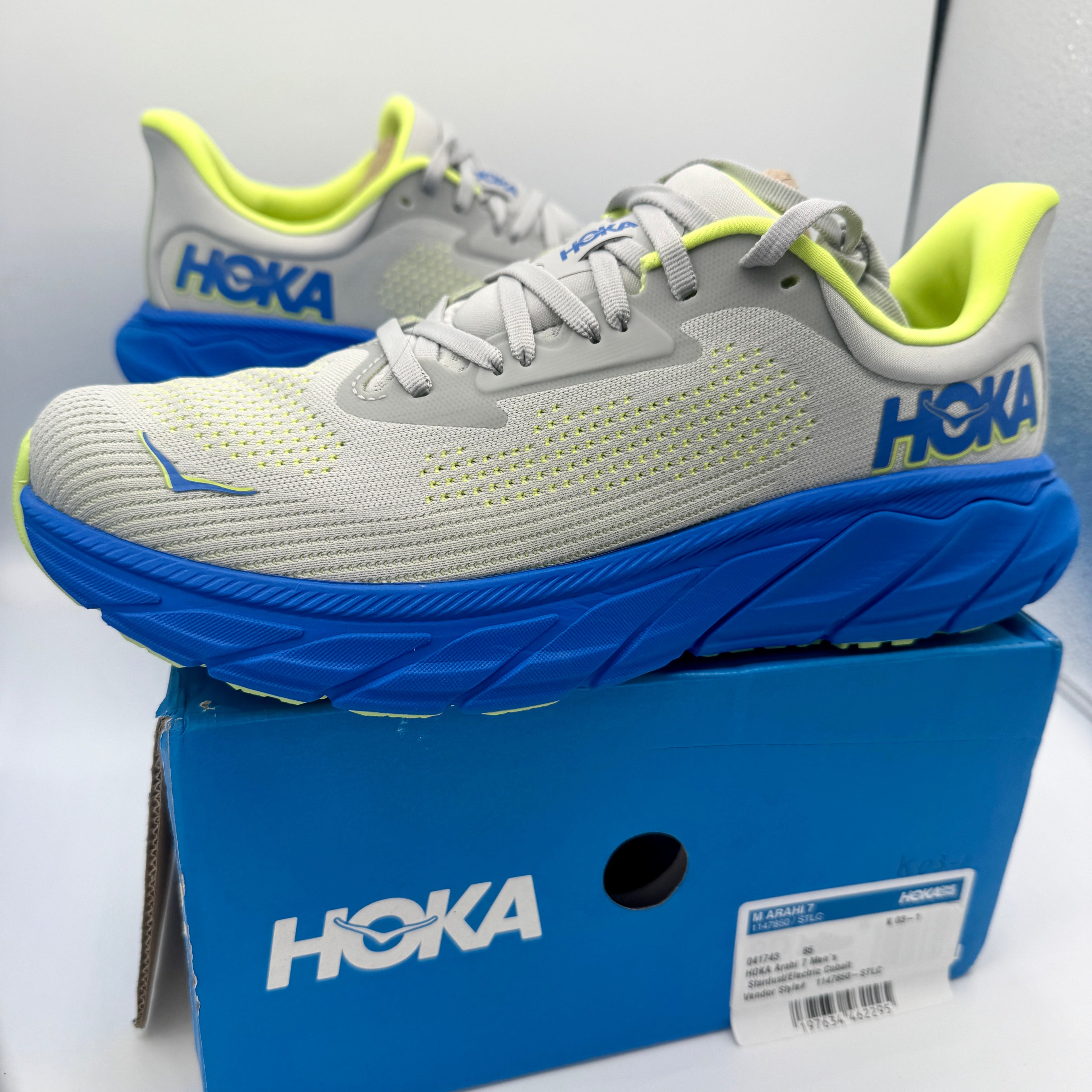 Hoka Arahi 7 Men’s Running Shoes in Stardust Electric Cobalt