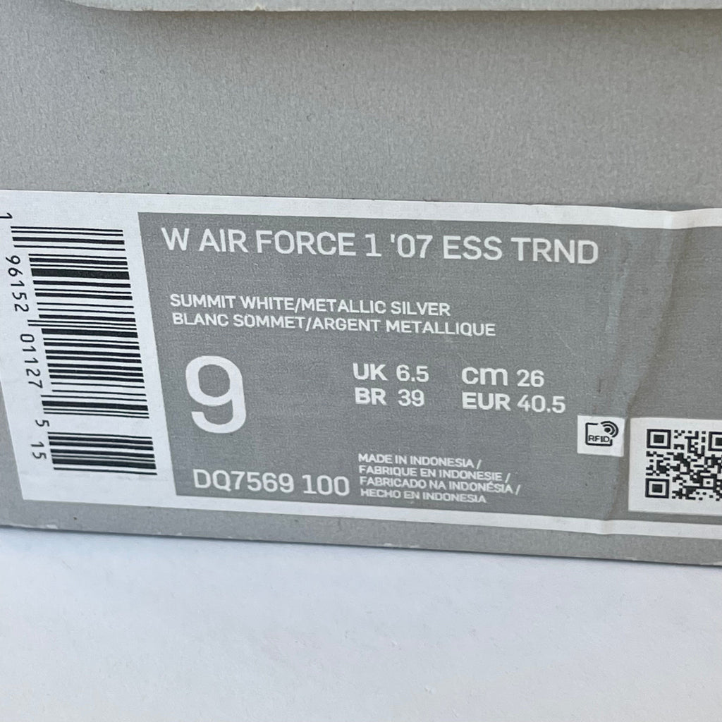 Nike Women’s Air Force 1 ‘07 ES TRND - summit white , metallic silver