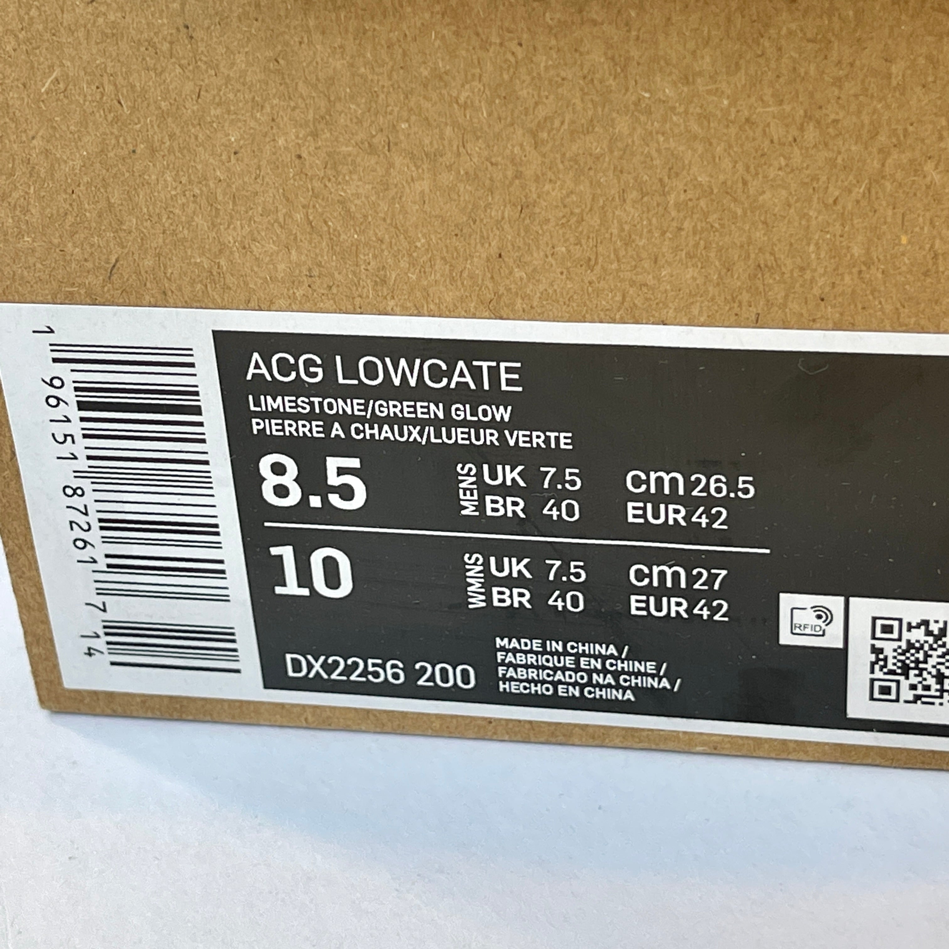 Nike ACG Lowcate Athletic Trail Shoes Unisex Green / Brown