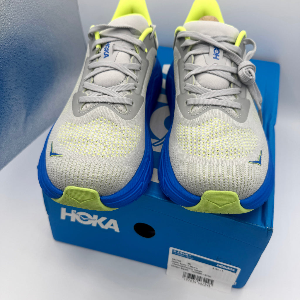 Hoka Arahi 7 Men’s Running Shoes in Stardust Electric Cobalt