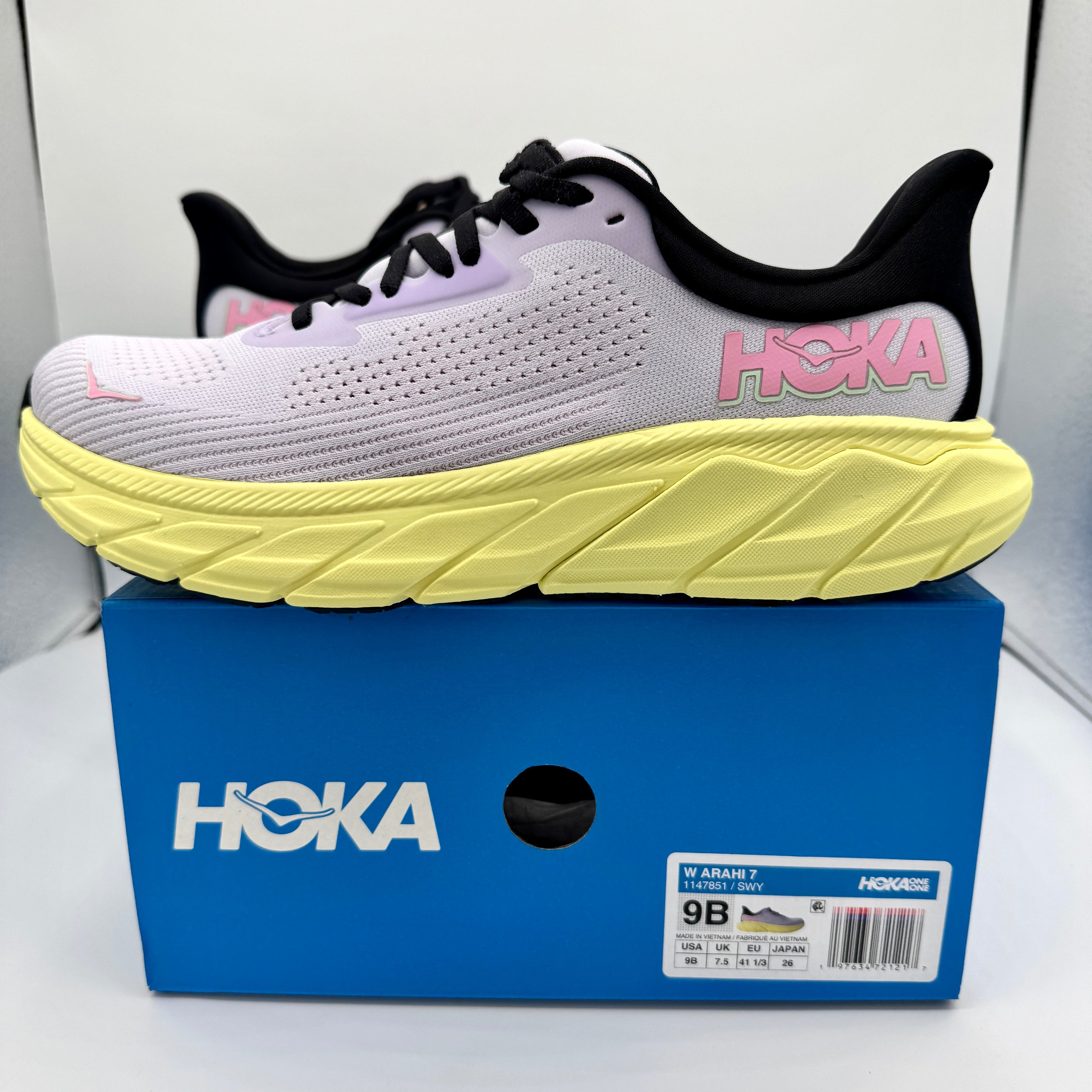 Hoka Arahi 7 Women’s Running Shoes in Starlight Glow / Yuzu