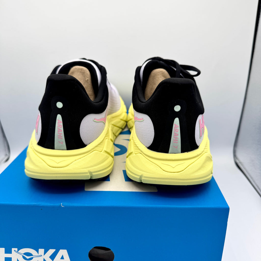 Hoka Arahi 7 Women’s Running Shoes in Starlight Glow / Yuzu