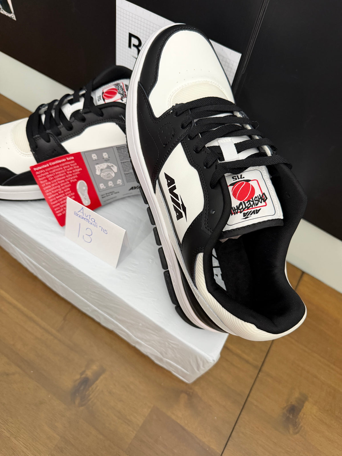 Avia Basketball 715 - Black/White 13M