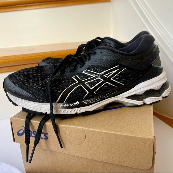 Asics Kayano 26 USED Womens Running Shoes - Black / white . Stability shoe