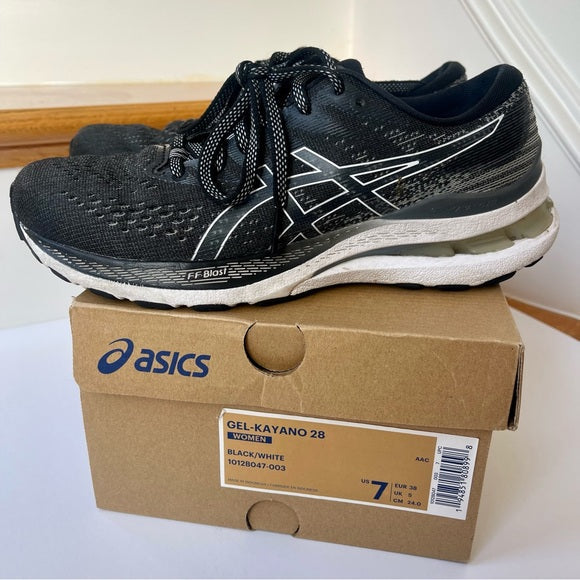 Asics Kayano 28 USED Womens Running Shoes - Black / white . Stability shoe