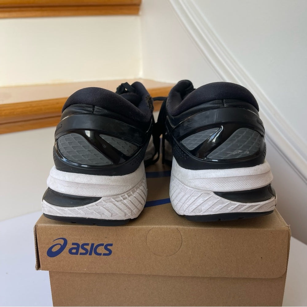 Asics Kayano 26 USED Womens Running Shoes - Black / white . Stability shoe